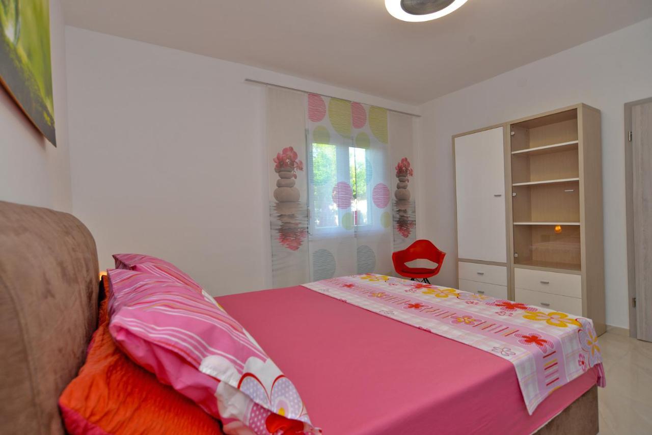 Apartments Mala Vala 925 - Adapted Fažana Buitenkant foto