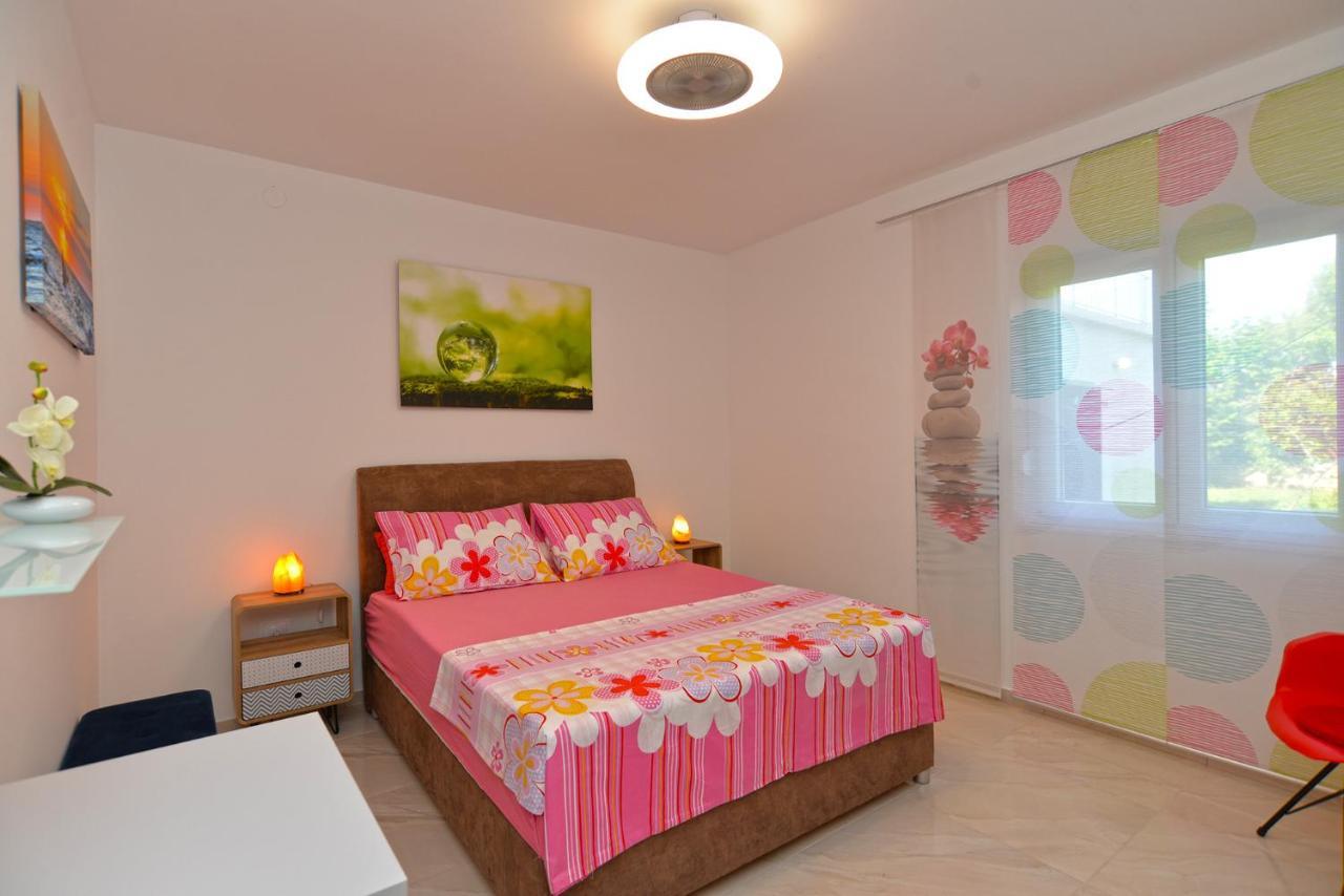 Apartments Mala Vala 925 - Adapted Fažana Buitenkant foto